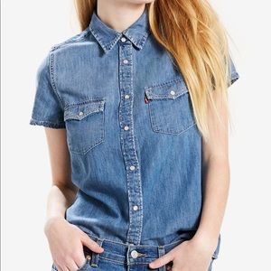 Levi’s denim short sleeve woman